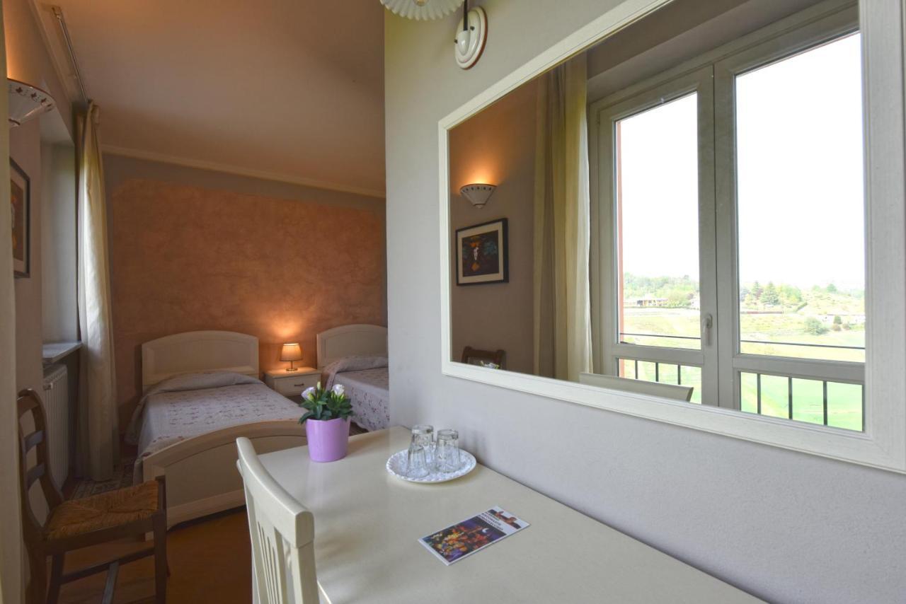 Hotel Ristorante Borgovecchio Montegrosso dʼAsti Extérieur photo