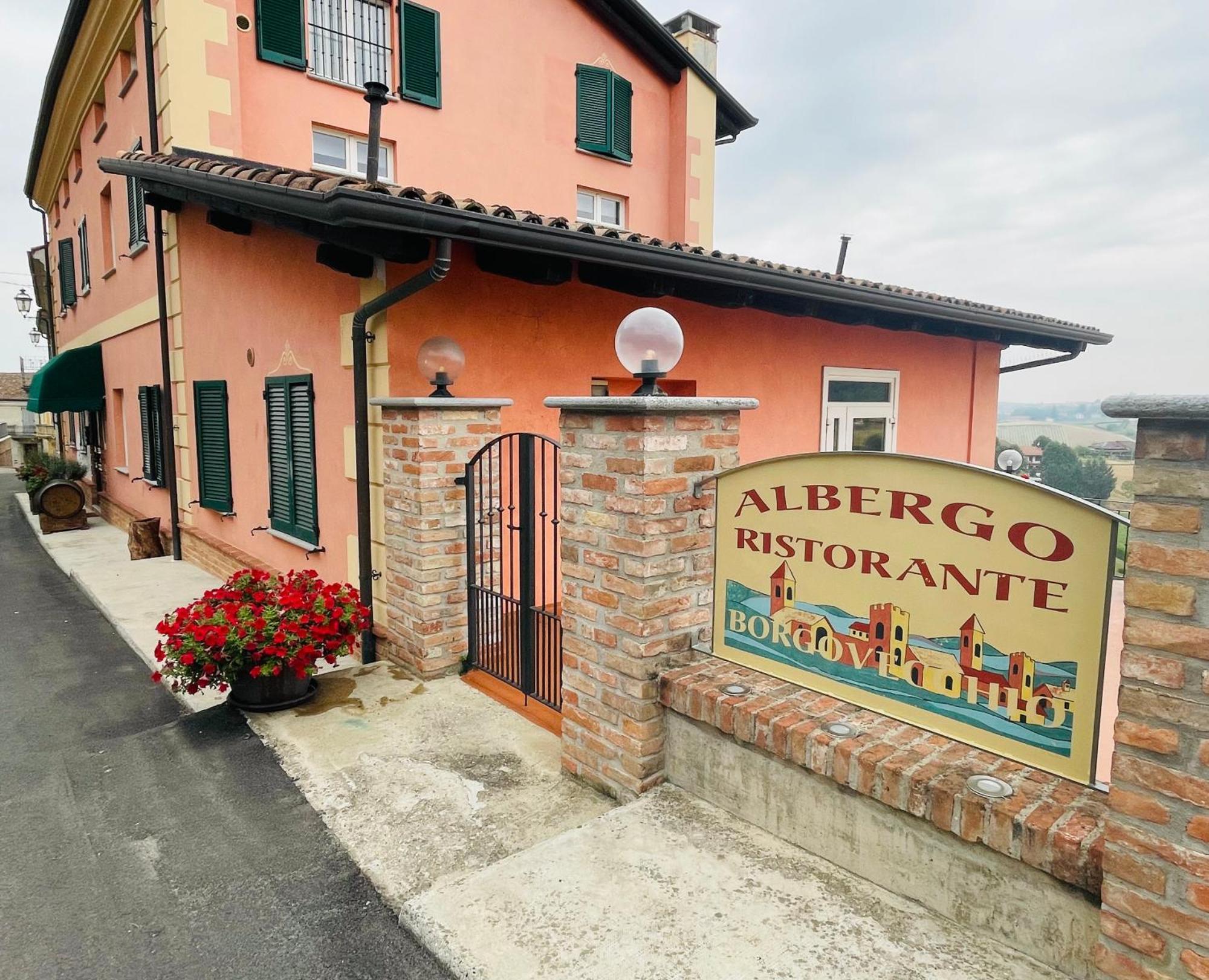 Hotel Ristorante Borgovecchio Montegrosso dʼAsti Extérieur photo